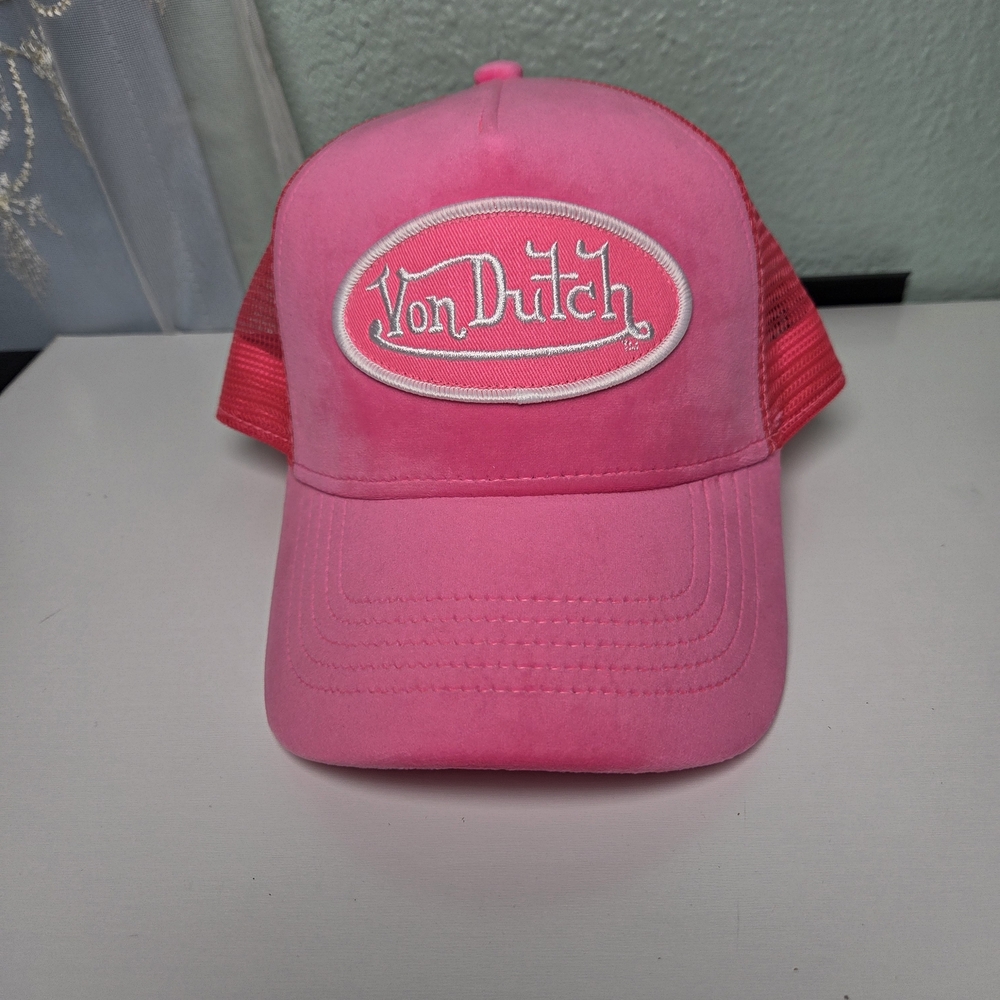 Von Dutch Vibrant Pink Cap